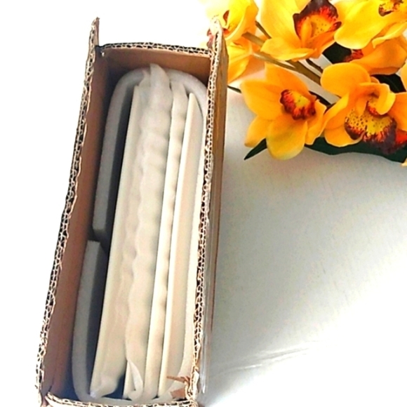 WHITE PORCELAIN RECTANGULAR 10" DINNER APPETIZER DESSERT PLATES SET OF 4  NWT - Picture 4 of 6